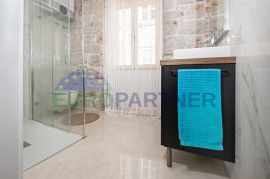 Istra, Rovinj, tri luksuzna apartmana prvi red do mora, Rovinj, Flat