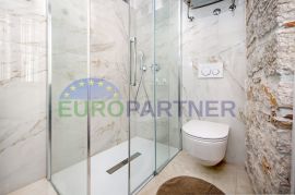 Istra, Rovinj, tri luksuzna apartmana prvi red do mora, Rovinj, Flat