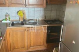 Dobra prilika, trosobni stan u Splitu sa garažom na Pazdigradu!, Split, Appartement