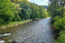 Brod na Kupi, starina sa građevinskim zemljištem, Delnice, بيت