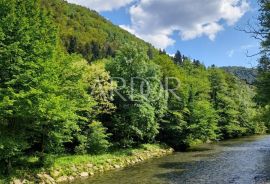 Brod na Kupi, starina sa građevinskim zemljištem, Delnice, بيت