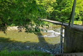 Brod na Kupi, starina sa građevinskim zemljištem, Delnice, بيت