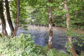 Brod na Kupi, starina sa građevinskim zemljištem, Delnice, بيت