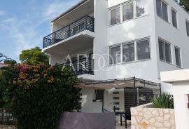 Mali Lošinj, kuća sa četiri apartmana, Mali Lošinj, Maison