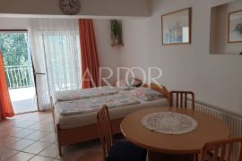 Rovinj, apartmanska kuća drugi red do mora!, Rovinj, Дом