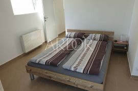 Rovinj, apartmanska kuća drugi red do mora!, Rovinj, Дом