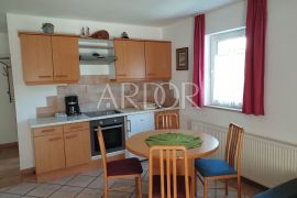 Rovinj, apartmanska kuća drugi red do mora!, Rovinj, Дом