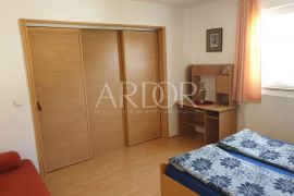 Rovinj, apartmanska kuća drugi red do mora!, Rovinj, Дом