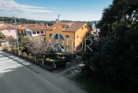 Rovinj, apartmanska kuća u blizini mora, Rovinj, House