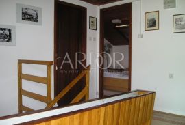 Rovinj, apartmanska kuća u blizini mora, Rovinj, Дом