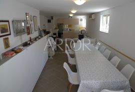 Rovinj, apartmanska kuća u blizini mora, Rovinj, Дом