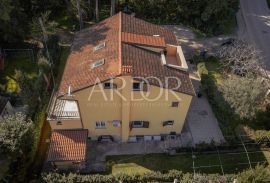 Rovinj, apartmanska kuća u blizini mora, Rovinj, Дом