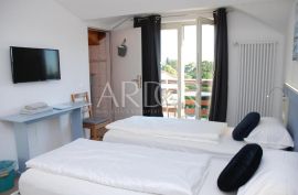 Rovinj, apartmanski hotel sa pogledom na more!, Rovinj, Коммерческая недвижимость