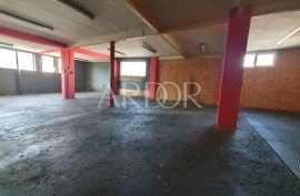 Poslovni prostor na Kantridi, 177,20m2, Rijeka, Commercial property