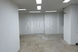 Rijeka, Centar - dvoetažni poslovni prostor od 170m2, Rijeka, Propriedade comercial