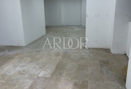 Rijeka, Centar - dvoetažni poslovni prostor od 170m2, Rijeka, Εμπορικά ακίνητα