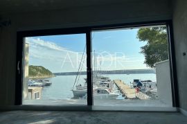 Jadranovo, novogradnja 1.red do mora, stan 2!, Crikvenica, Appartement