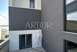 Jadranovo, novogradnja 1.red do mora, stan 2!, Crikvenica, Appartement