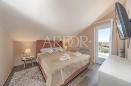 Poreč, villa 293m2, Poreč, بيت