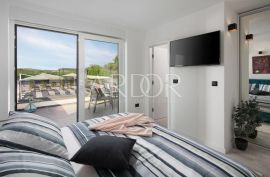 Poreč, moderna villa 203 m2, Poreč, بيت