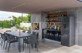 Poreč, moderna villa 203 m2, Poreč, بيت