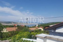 Jadranovo, kuća sa 3 apartmana, Crikvenica, House