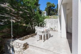 MALI LOŠINJ vila prvi red uz more, Mali Lošinj, House