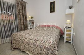 MALI LOŠINJ ARTATORE, 2 APARTMANA sa okućnicom, Mali Lošinj, Διαμέρισμα