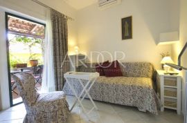 MALI LOŠINJ ARTATORE, 2 APARTMANA sa okućnicom, Mali Lošinj, Wohnung