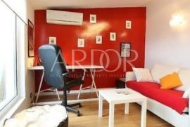 Centar, dizajmerski stan sa balkonom, Rijeka, Apartamento