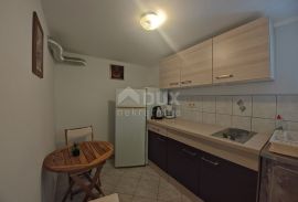 JADRANOVO - Apartmanska kuća s pogledom na more, Crikvenica, Haus