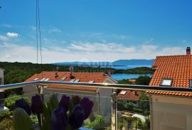 OTOK KRK, NJIVICE - 2S+DB apartman s bazenom i pogledom na more, Omišalj, Διαμέρισμα