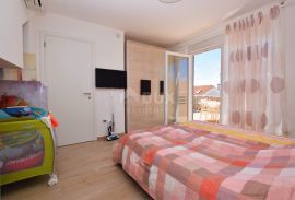 OTOK KRK, NJIVICE - 2S+DB apartman s bazenom i pogledom na more, Omišalj, Διαμέρισμα