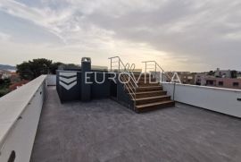 Zadar - Petrići, trosoban penthouse sa krovnom terasom i bazenom 146,19 m2, Zadar, Appartment