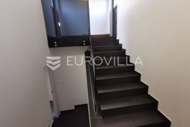 Zadar - Petrići, trosoban penthouse sa krovnom terasom i bazenom 146,19 m2, Zadar, Appartment