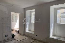 Opatija, centar, prizemlje 75m2, Opatija, Propriedade comercial