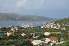 Trogir Seget Vranjica kuća sa 9 stanova roh-bau - novo u ponudi, Seget, Дом