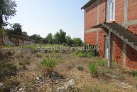 Trogir Seget Vranjica kuća sa 9 stanova roh-bau - novo u ponudi, Seget, Дом