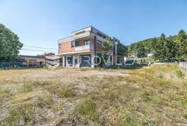 Zaprešić, poslovna roh bau zgrada 2010 m2 na zemljištu 2013 m2, Commercial property