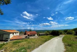 IMANJE S KUĆOM I 4 DODATNA OBJEKTA, Pićan, Kuća