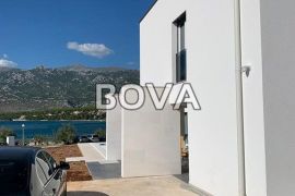 Villa 167 m2 – Rovanjska *Prvi red do mora* (ID-2318), Jasenice, Maison