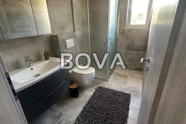 Villa 167 m2 – Rovanjska *Prvi red do mora* (ID-2318), Jasenice, Maison