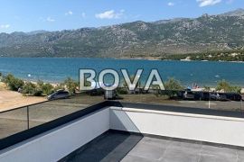 Villa 167 m2 – Rovanjska *Prvi red do mora* (ID-2318), Jasenice, Maison