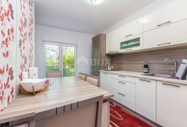 Otok Krk, Klimno - Apartman u blizini mora s velikom okućnicom, Dobrinj, Appartment