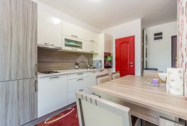 Otok Krk, Klimno - Apartman u blizini mora s velikom okućnicom, Dobrinj, Appartment