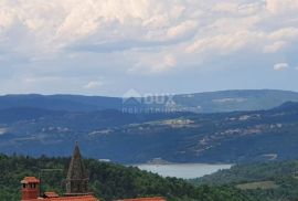 ISTRA, PAZIN - Građevinsko zemljište 1576 m2 s pogledom na jezero i prirodu, Pazin - Okolica, Terra