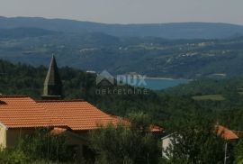 ISTRA, PAZIN - Građevinsko zemljište 1576 m2 s pogledom na jezero i prirodu, Pazin - Okolica, Terra