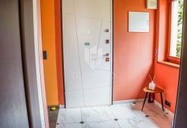 Rovinj, stan sa prostranom okućnicom, Rovinj, Flat