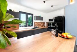 Istra, Rovinj - prekrasna moderna  nova villa NKP 139 m2 sa bazenom, Rovinj, Kuća