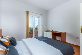 OPATIJA, LOVRAN- apartmanska zgrada od 700m2 s bazenom + 6000m2 zemljišta s građevnom dozvolom za wellness resort s 28 soba, Lovran, Σπίτι